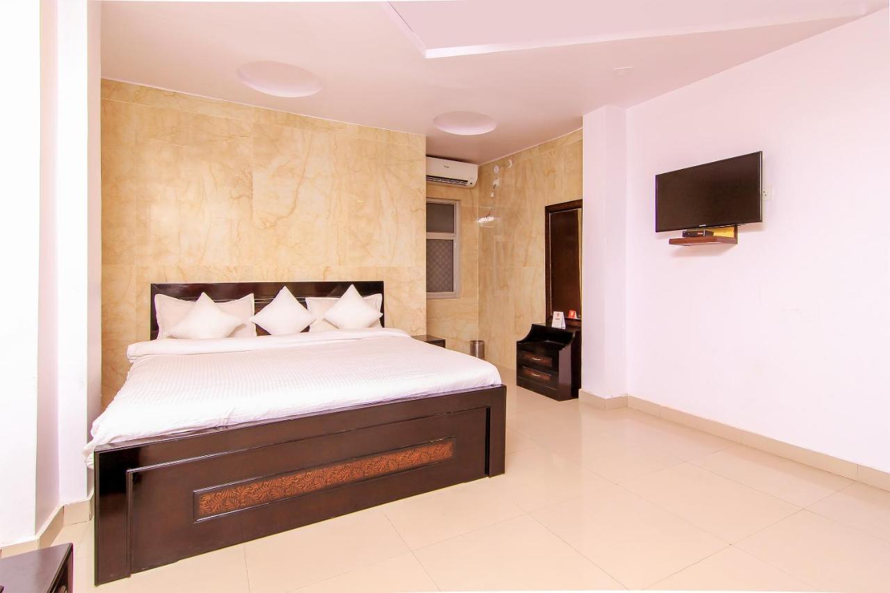 Collection O 4731 Hotel Surya Continental Lucknow Exteriör bild