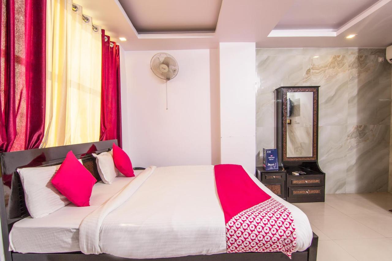 Collection O 4731 Hotel Surya Continental Lucknow Exteriör bild