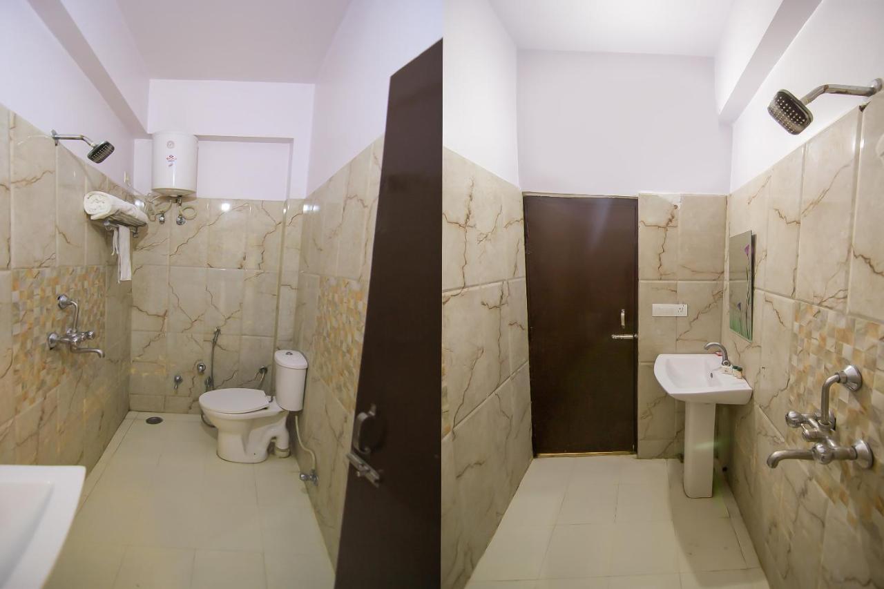 Collection O 4731 Hotel Surya Continental Lucknow Exteriör bild
