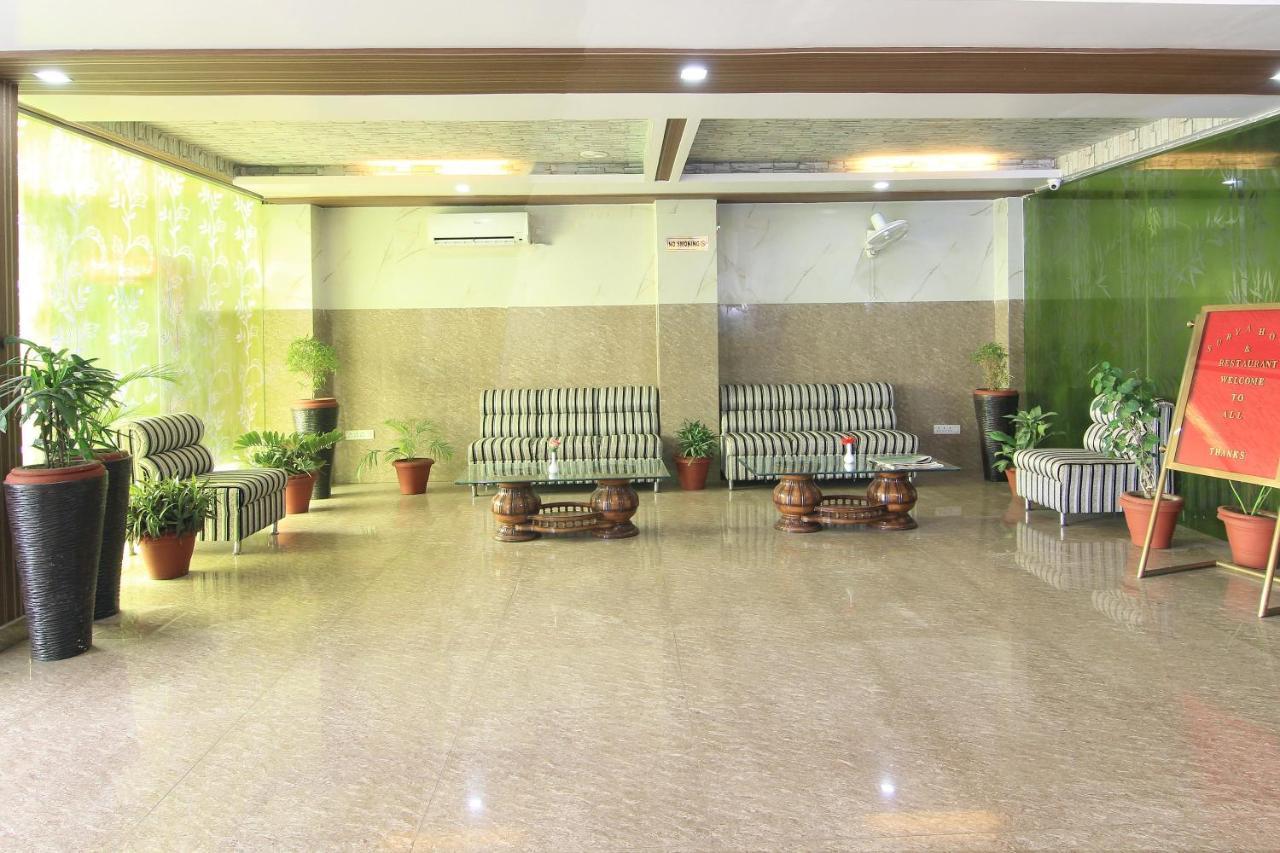 Collection O 4731 Hotel Surya Continental Lucknow Exteriör bild