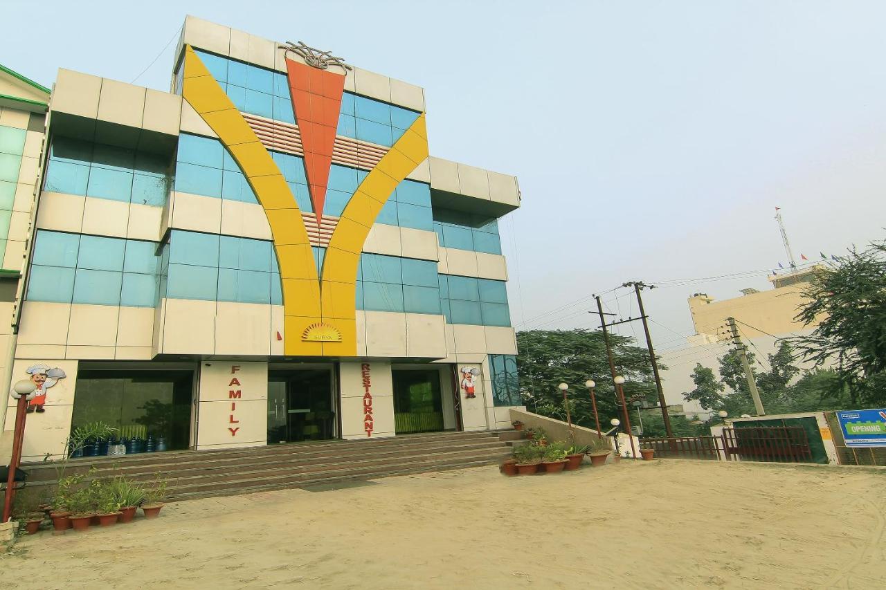 Collection O 4731 Hotel Surya Continental Lucknow Exteriör bild