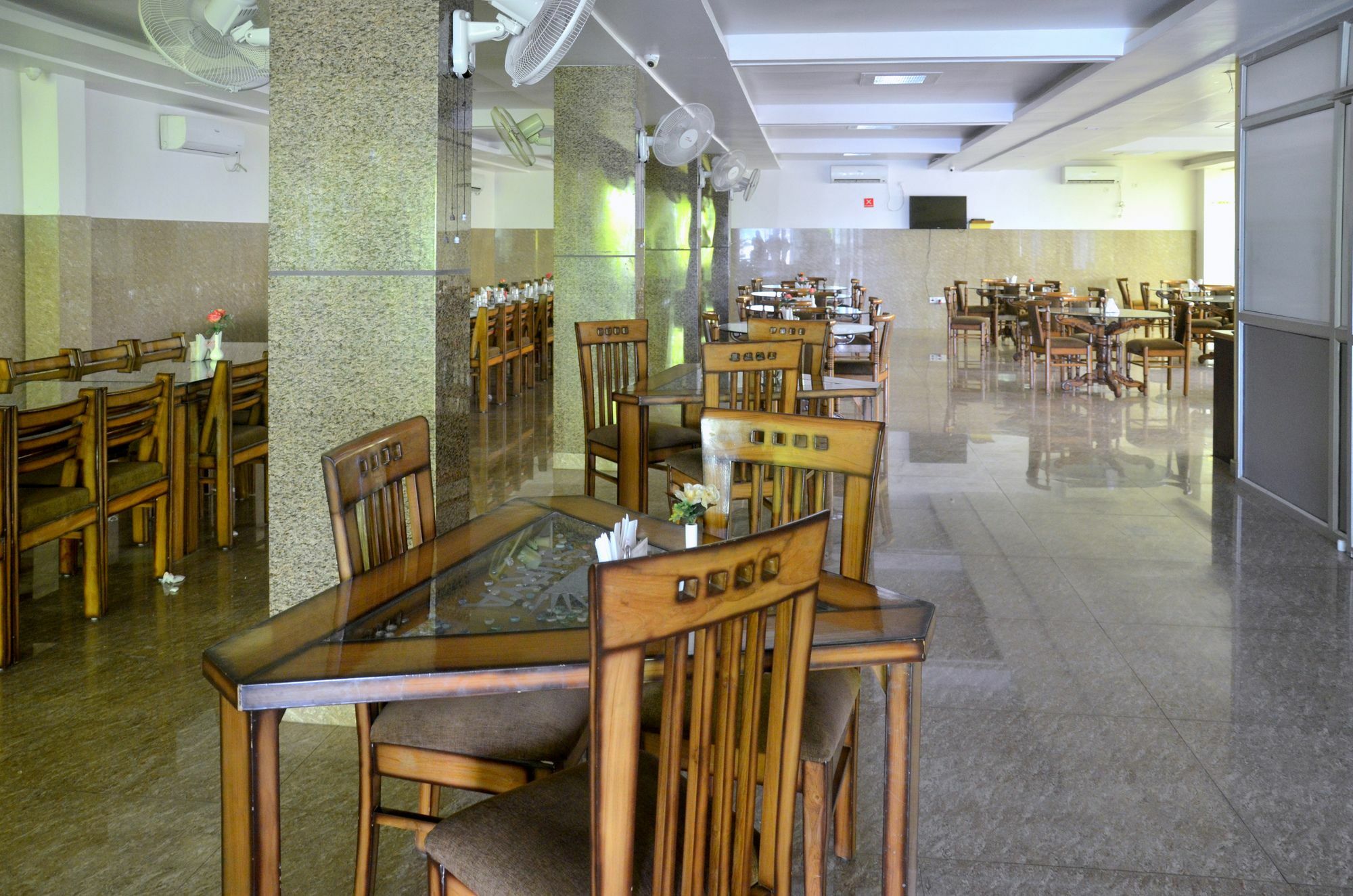 Collection O 4731 Hotel Surya Continental Lucknow Exteriör bild